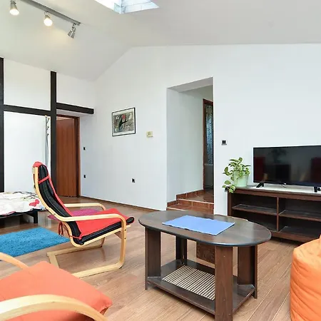 Puzar 295 Штиньян