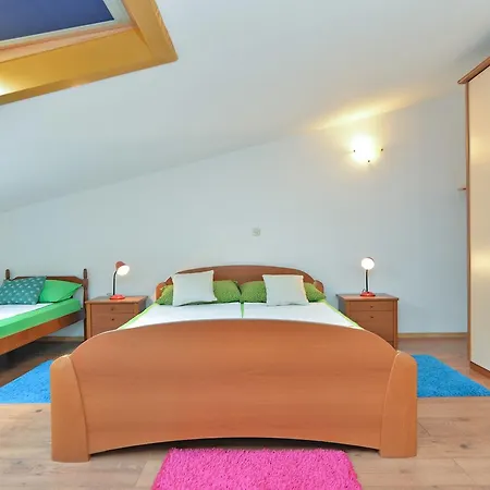 Puzar 295 Штиньян