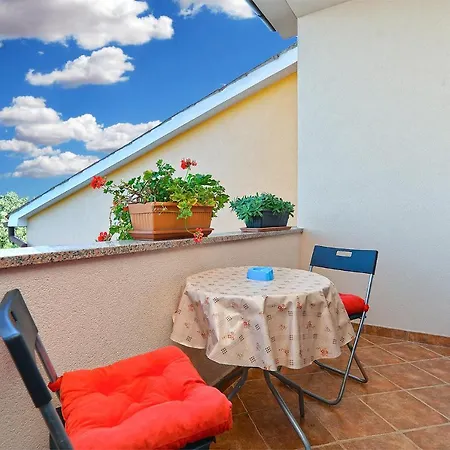 Puzar 295 Apartment Stinjan