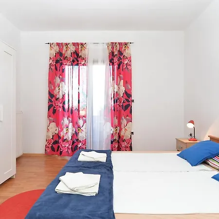 Apartment Puzar 295 Stinjan