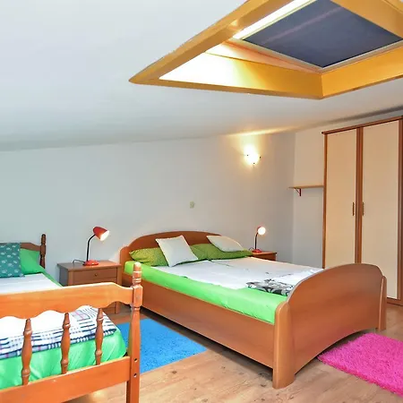 Puzar 295 * Štinjan