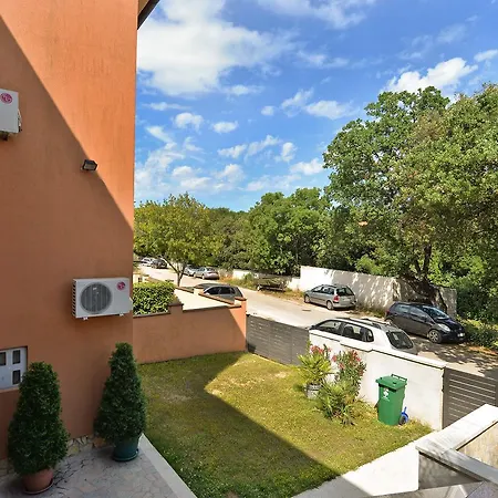 Apartment Puzar 295 *